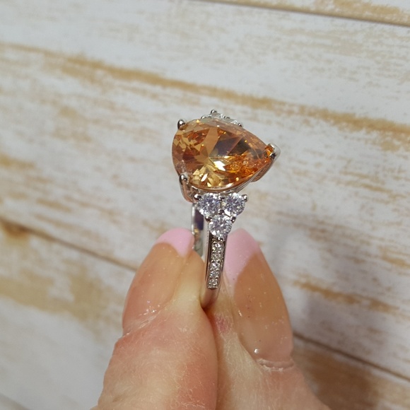 Champagne Cubic Zirconia - Picture 7 of 8